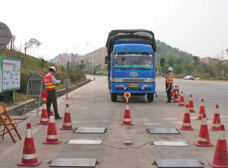 軸重秤-高速公路交警專用地磅、便攜式公路超載檢測系統(tǒng)